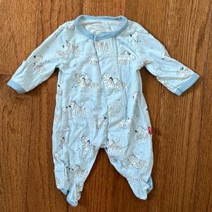 Preemie magnetic me pajamas